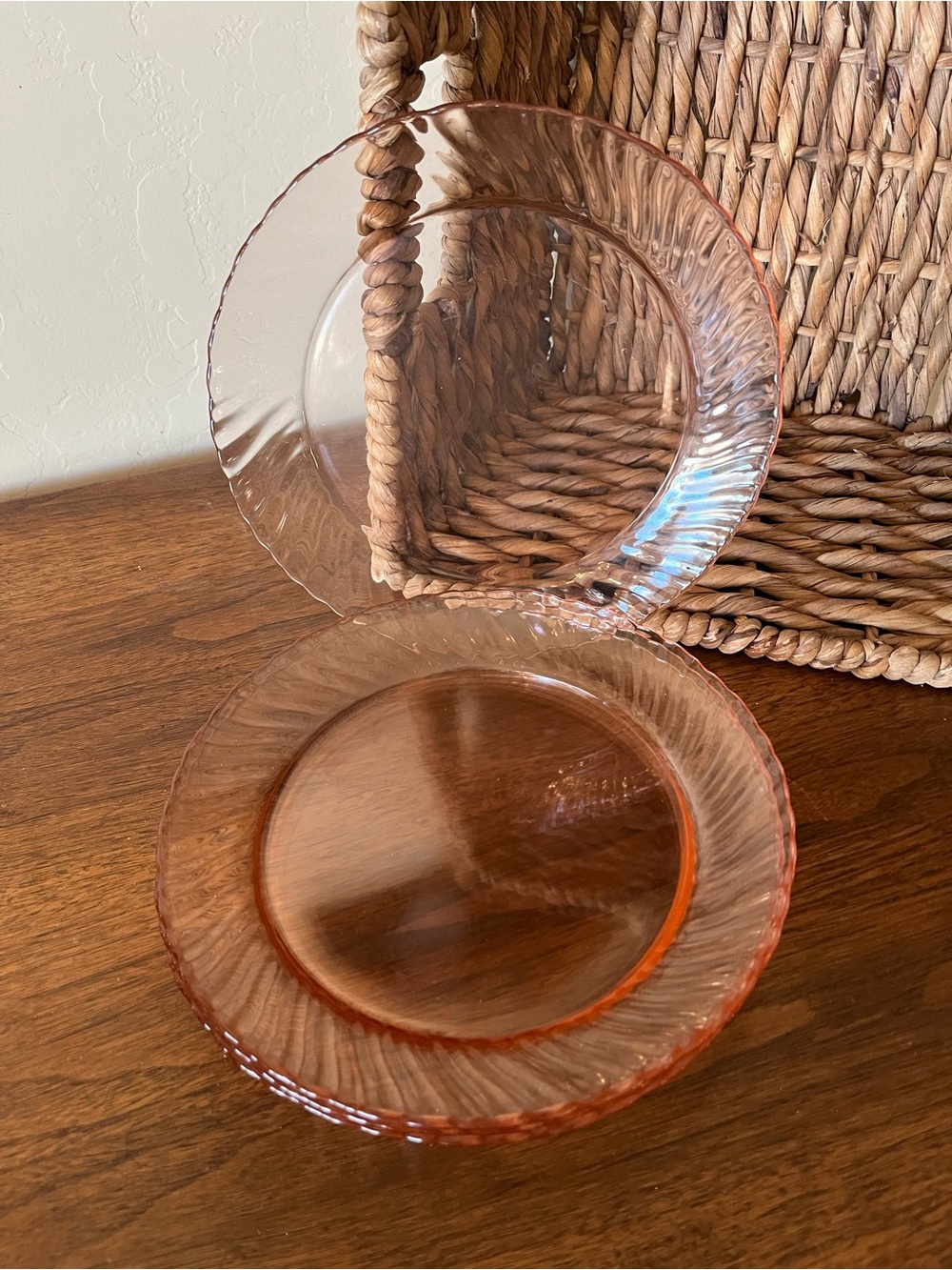 Arcoroc Rosaline Pink Swirl Glass Luncheon Plates - Set of 4